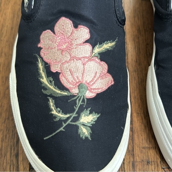 Vans Embroidered Tiger and Floral  Slip-On  Black Nylon Shoes Sneakers size 8 - Picture 6 of 16
